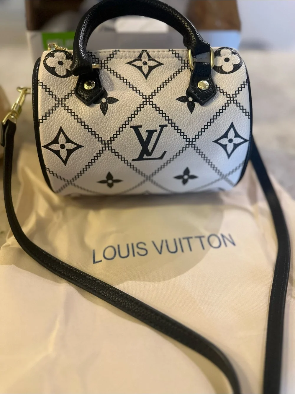 Inspo mini bag! - Picture 5 of 8